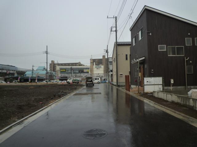 Local land photo. Without building conditions, It is the development site of all 27 compartments facing the 6M public roads. 