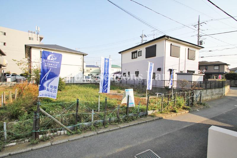 Local photos, including front road. Local (12 May 2013) Shooting