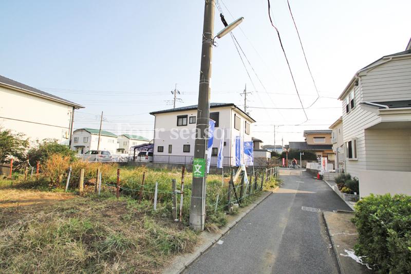 Local photos, including front road. Local (12 May 2013) Shooting