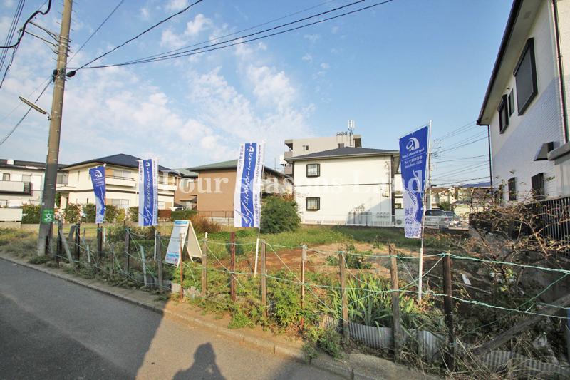 Local photos, including front road. Local (12 May 2013) Shooting