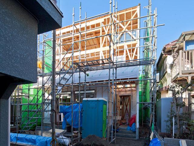 Local appearance photo. Local (12 May 2013) Shooting