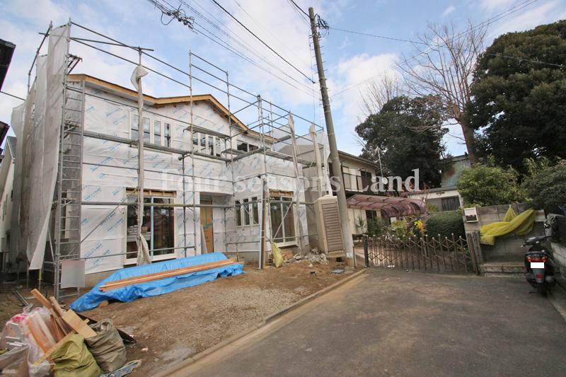 Local appearance photo. Local (11 May 2013) Shooting