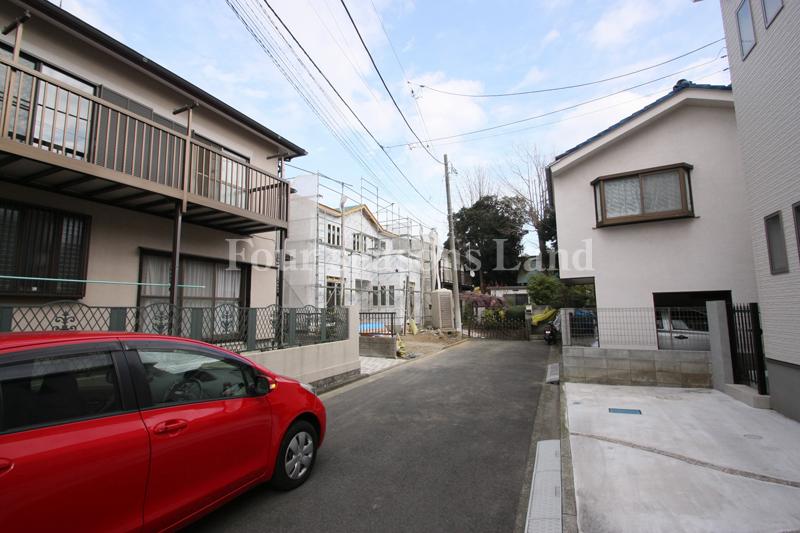 Local photos, including front road. Local (112 2013) Shooting