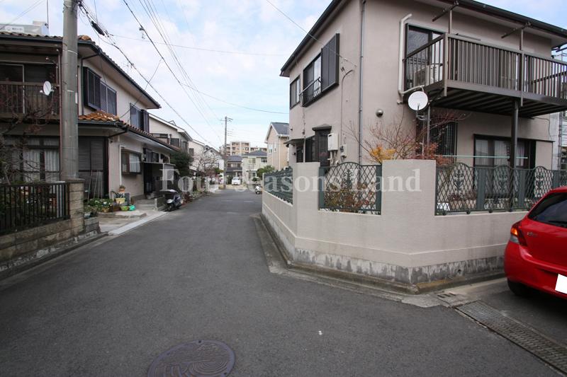 Local photos, including front road. Local (112 2013) Shooting