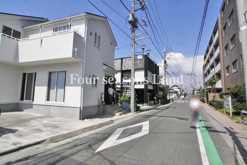 Local photos, including front road. Local (September 2013) Shooting