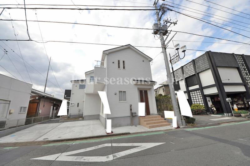 Local photos, including front road. Local (12 May 2013) Shooting