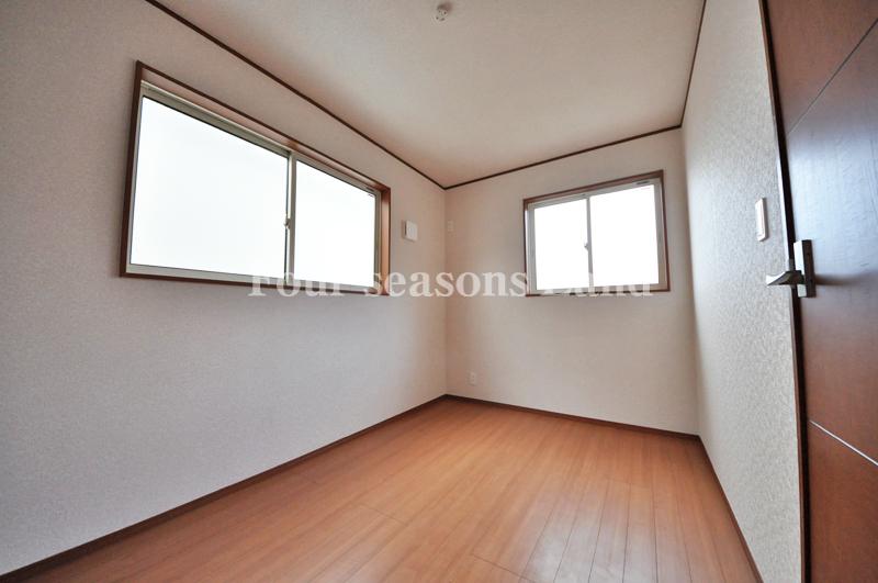 Non-living room. Indoor (12 May 2013) Shooting