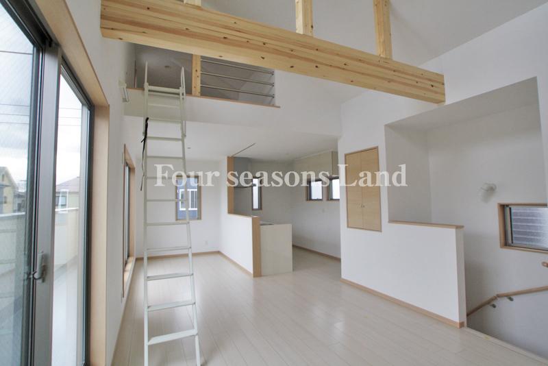 Living. The company construction cases