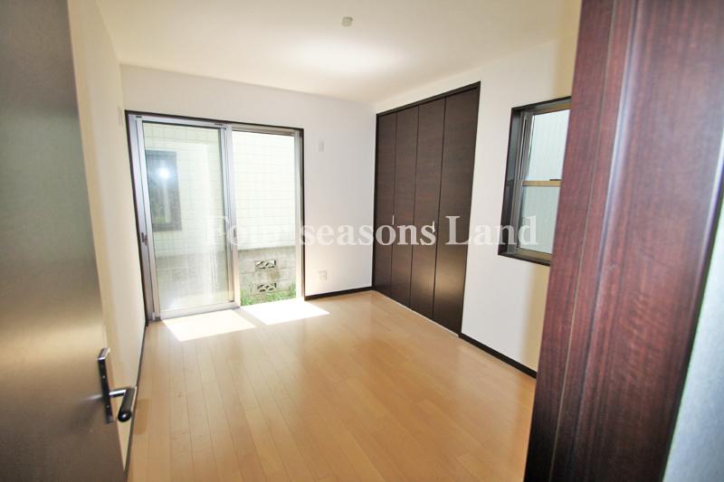 Non-living room. The company construction cases