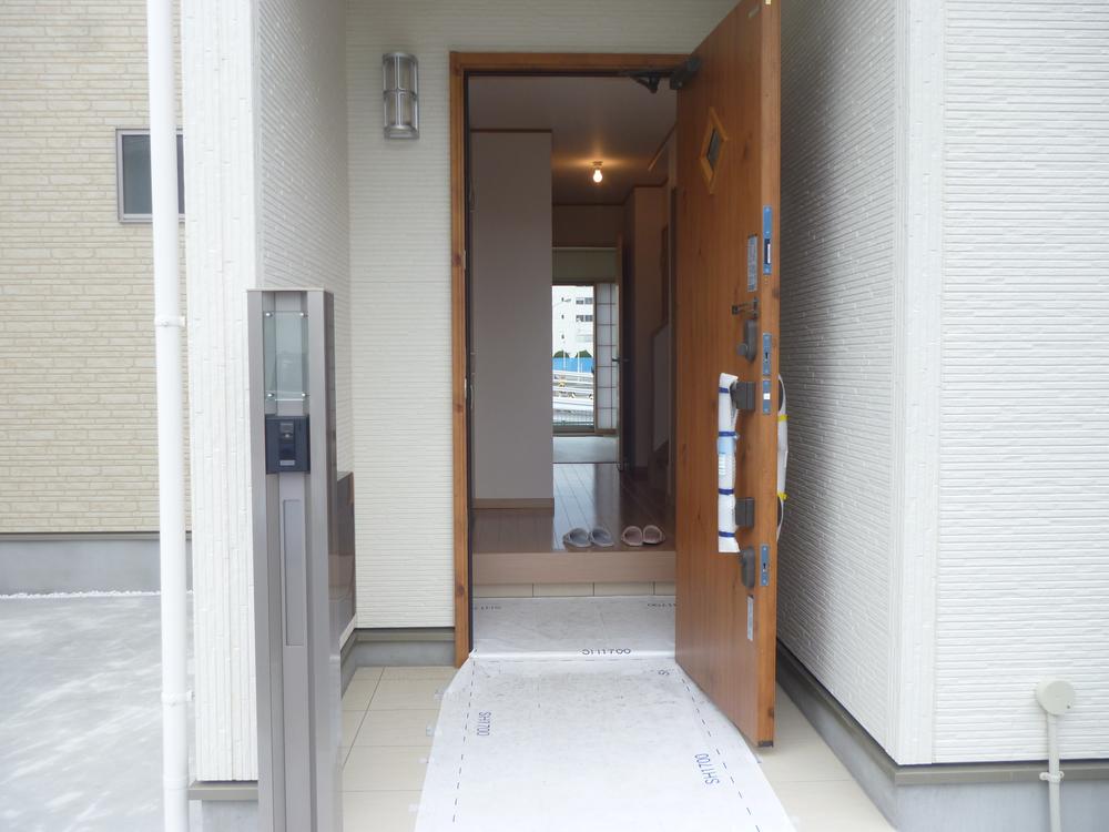 Other local. South because of the Keikyu driving school, There is a sense of open