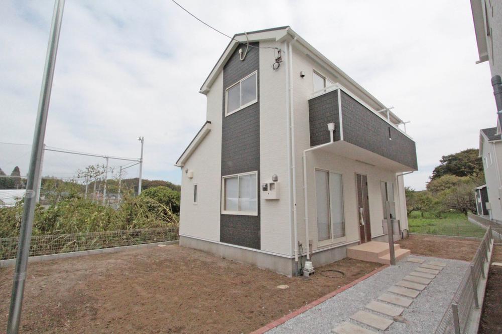 Local appearance photo. Local (09 May 30, 2013) Shooting 1 Building Site area: 188.97 sq m