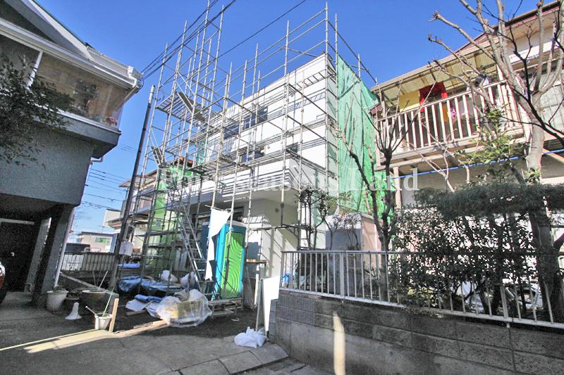 Local appearance photo. Local (12 May 2013) Shooting