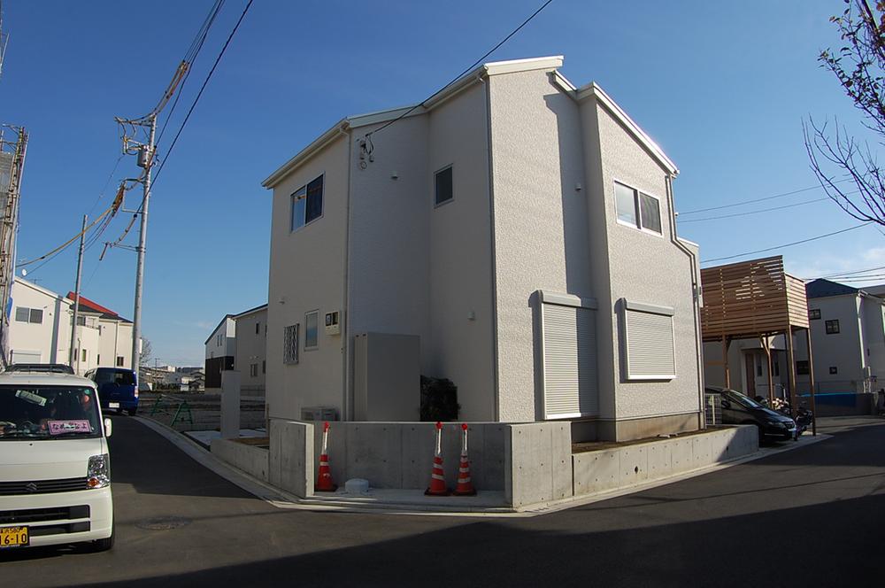 Local appearance photo. Local (12 May 2013) Shooting