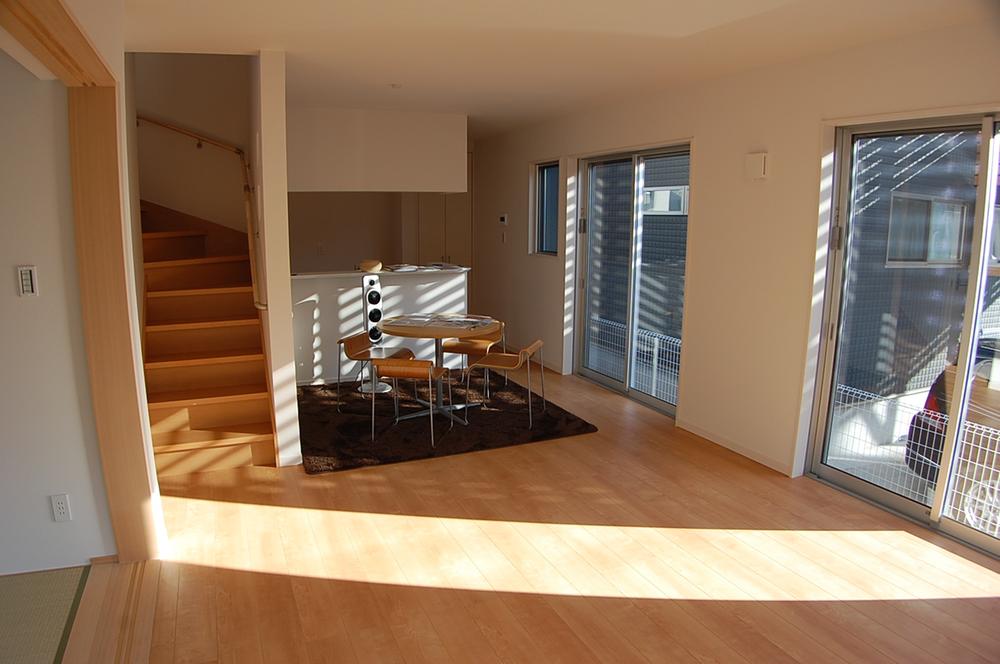 Living. Local (12 May 2013) Shooting