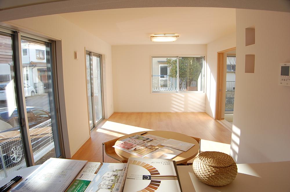 Living. Local (12 May 2013) Shooting