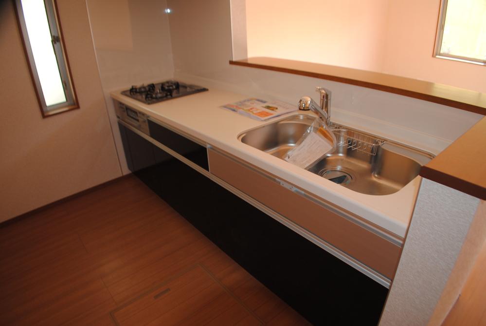 Kitchen. Indoor (12 May 2013) Shooting