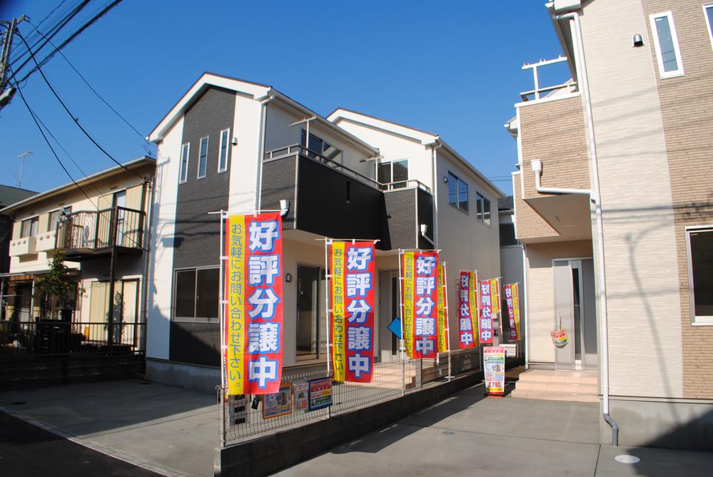 Local photos, including front road. Local (12 May 2013) Shooting