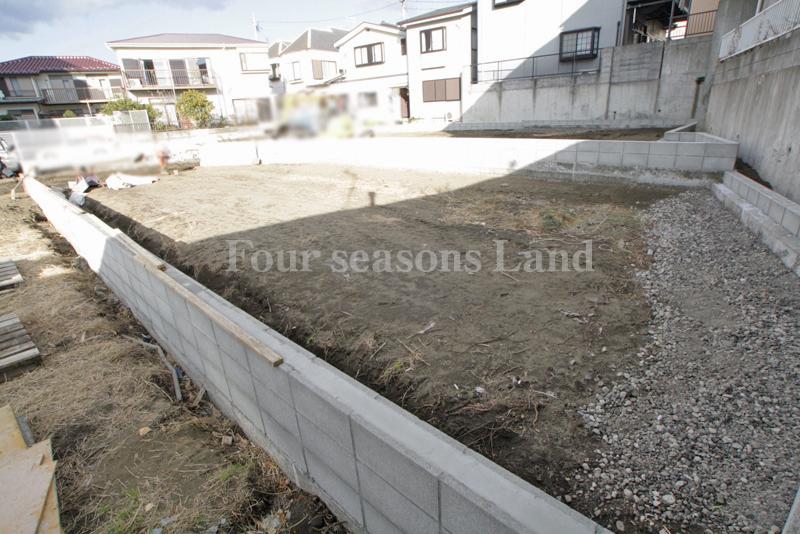 Local photos, including front road. Local (12 May 2013) Shooting