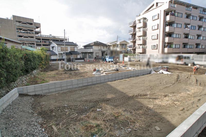 Local photos, including front road. Local (12 May 2013) Shooting