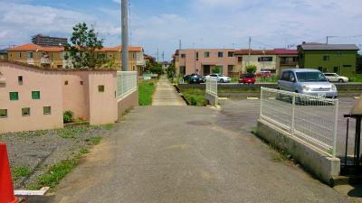 Local photos, including front road. Local (July 2013) Shooting