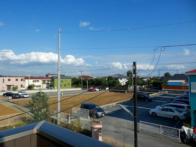 View photos from the dwelling unit. Local (10 May 2013) Shooting