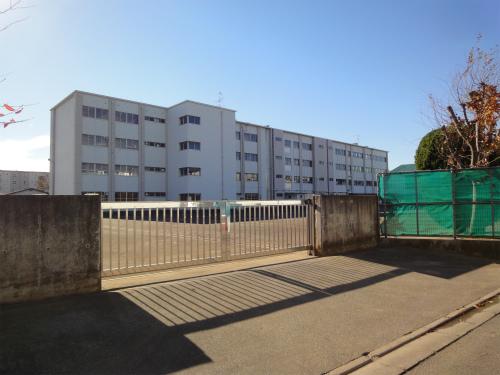 Junior high school. Tsurugadai 580m until junior high school