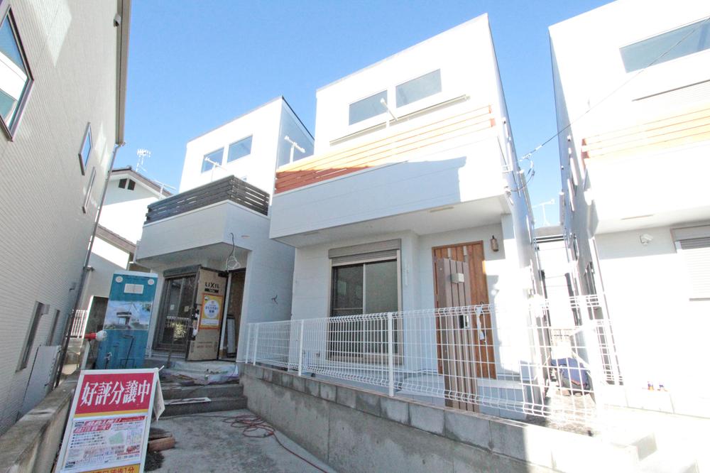 Local photos, including front road. Local (December 21, 2023) Shooting