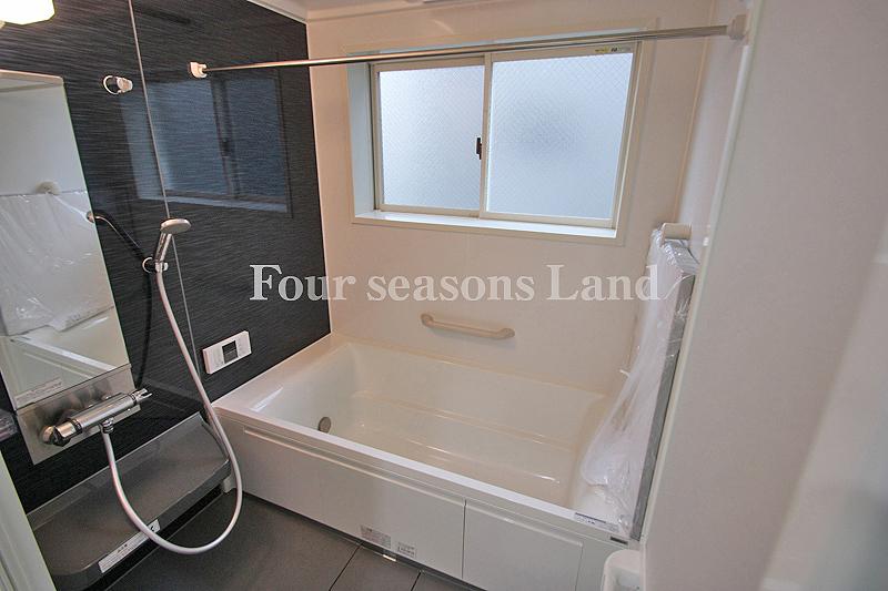 Bathroom. Indoor (11 May 2013) Shooting