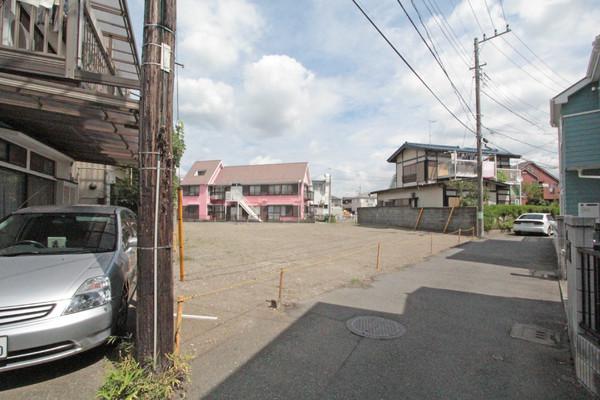 Local photos, including front road. Local (September 2013) Shooting