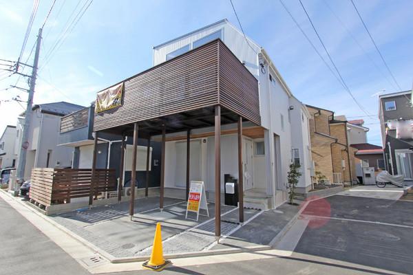 Model house photo. Same house builders construction results