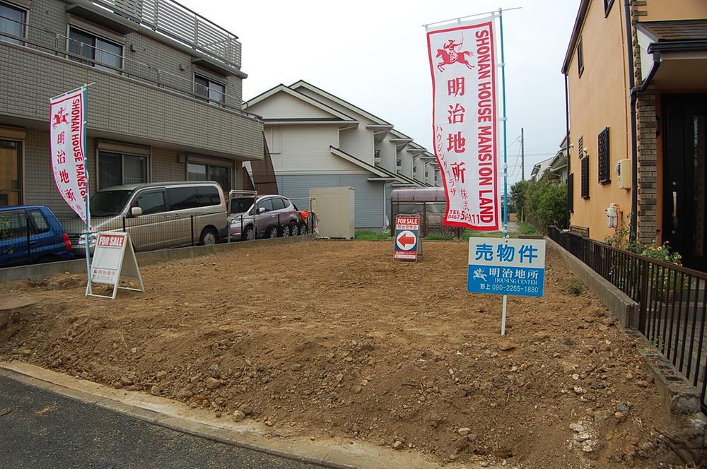 Local photos, including front road. Local (August 2013) Shooting