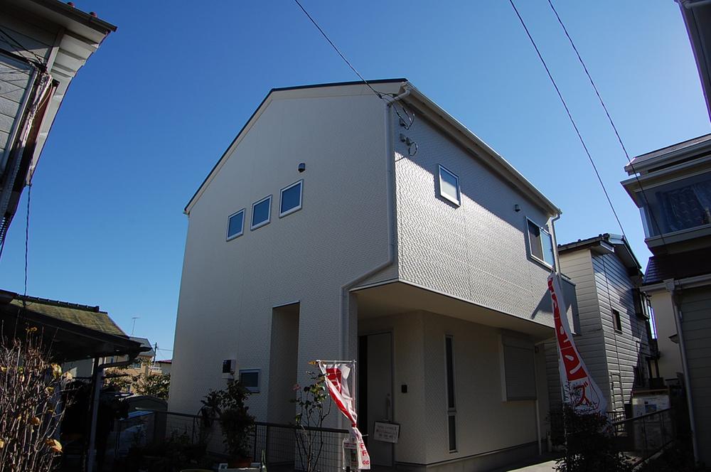 Local appearance photo. Local (11 May 2013) Shooting