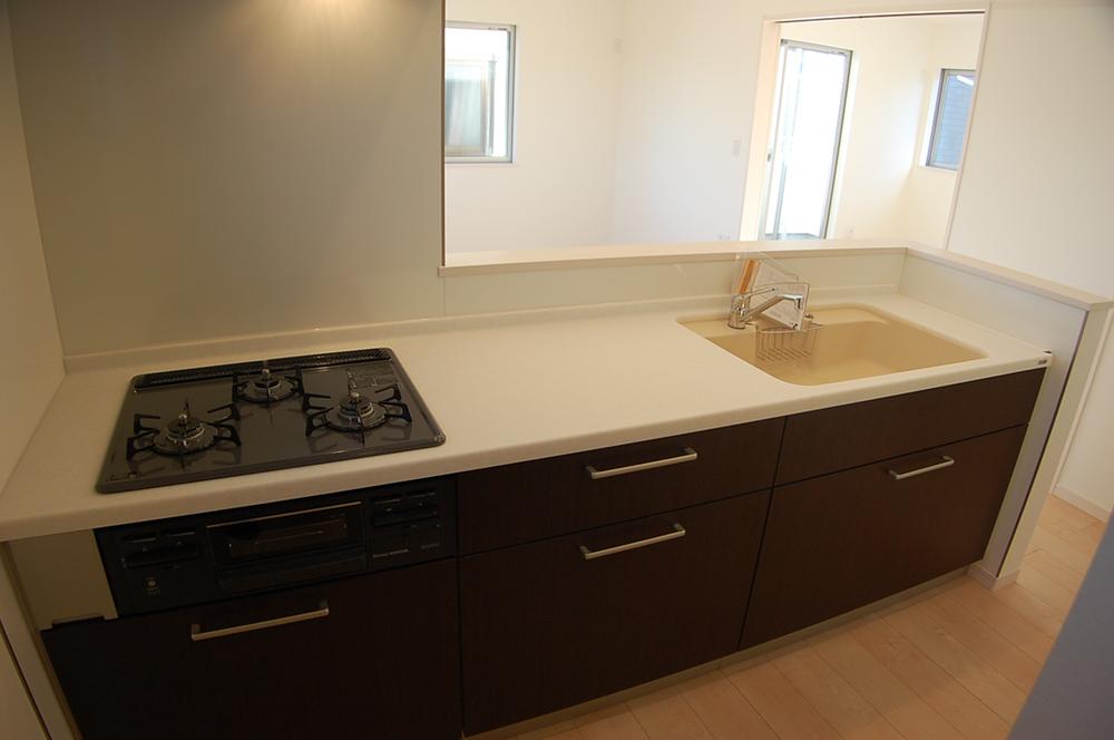 Kitchen. Local (11 May 2013) Shooting