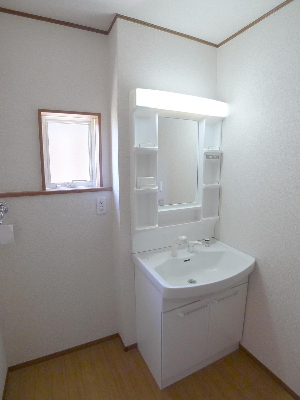 Wash basin, toilet. Indoor (10 May 2013) Shooting