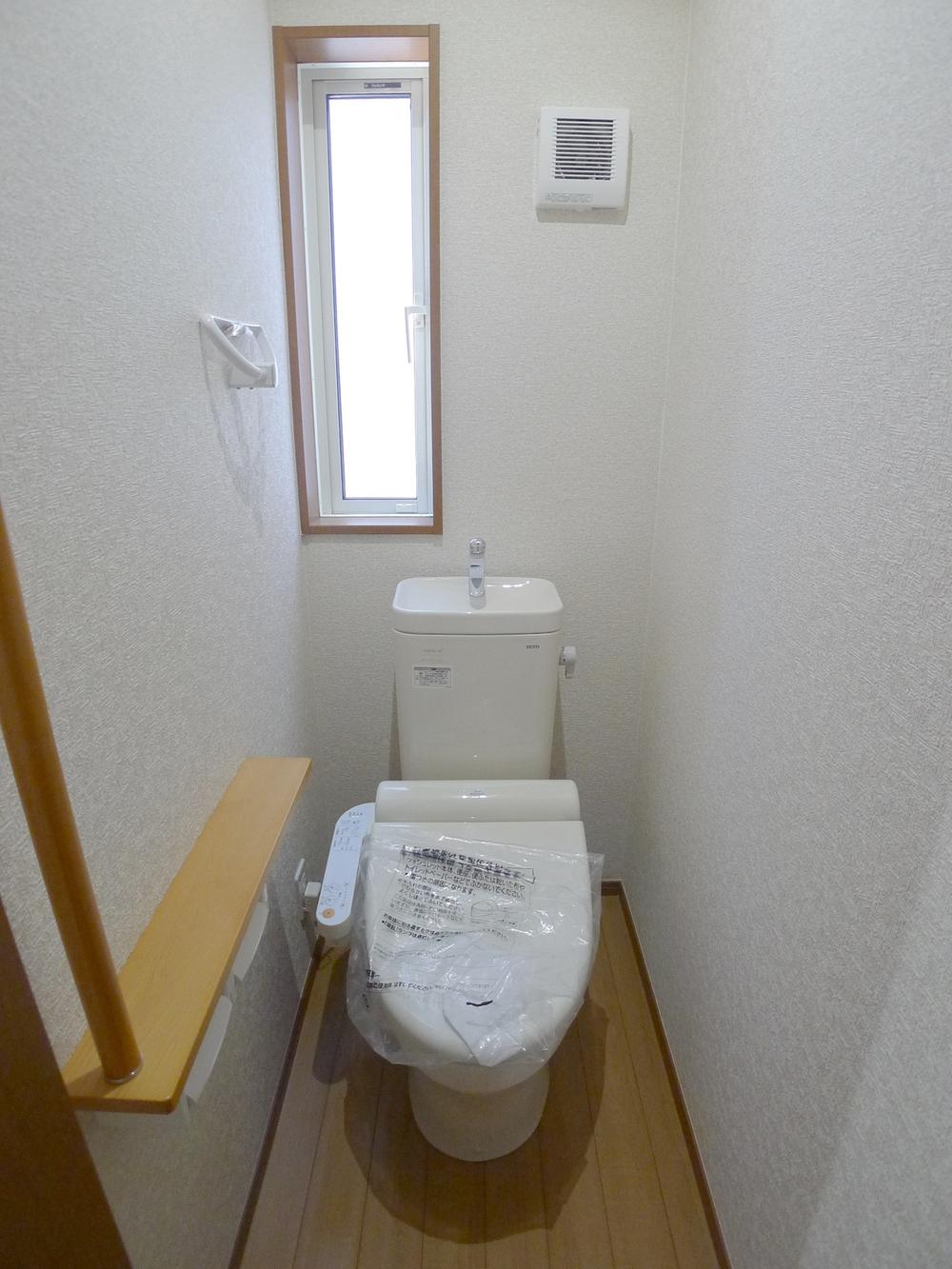 Toilet. Indoor (10 May 2013) Shooting