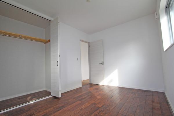 Same specifications photos (Other introspection). Construction results Western-style photo. 