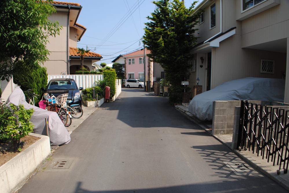 Local photos, including front road. Local (July 2013) Shooting