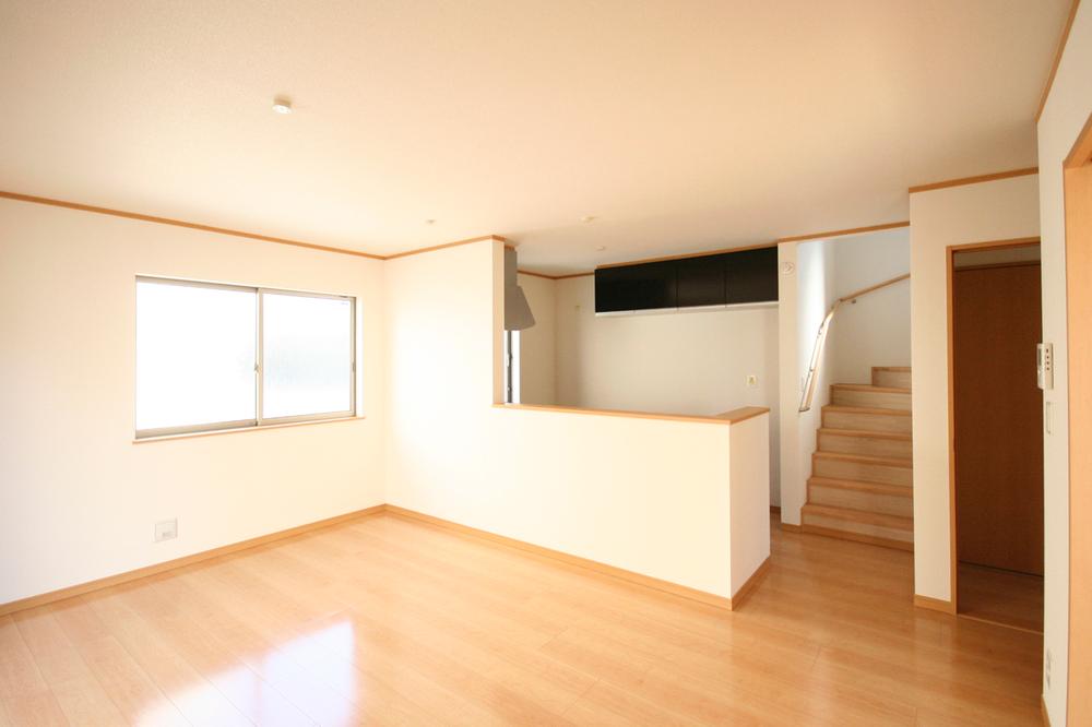 Same specifications photos (living). Interior construction results