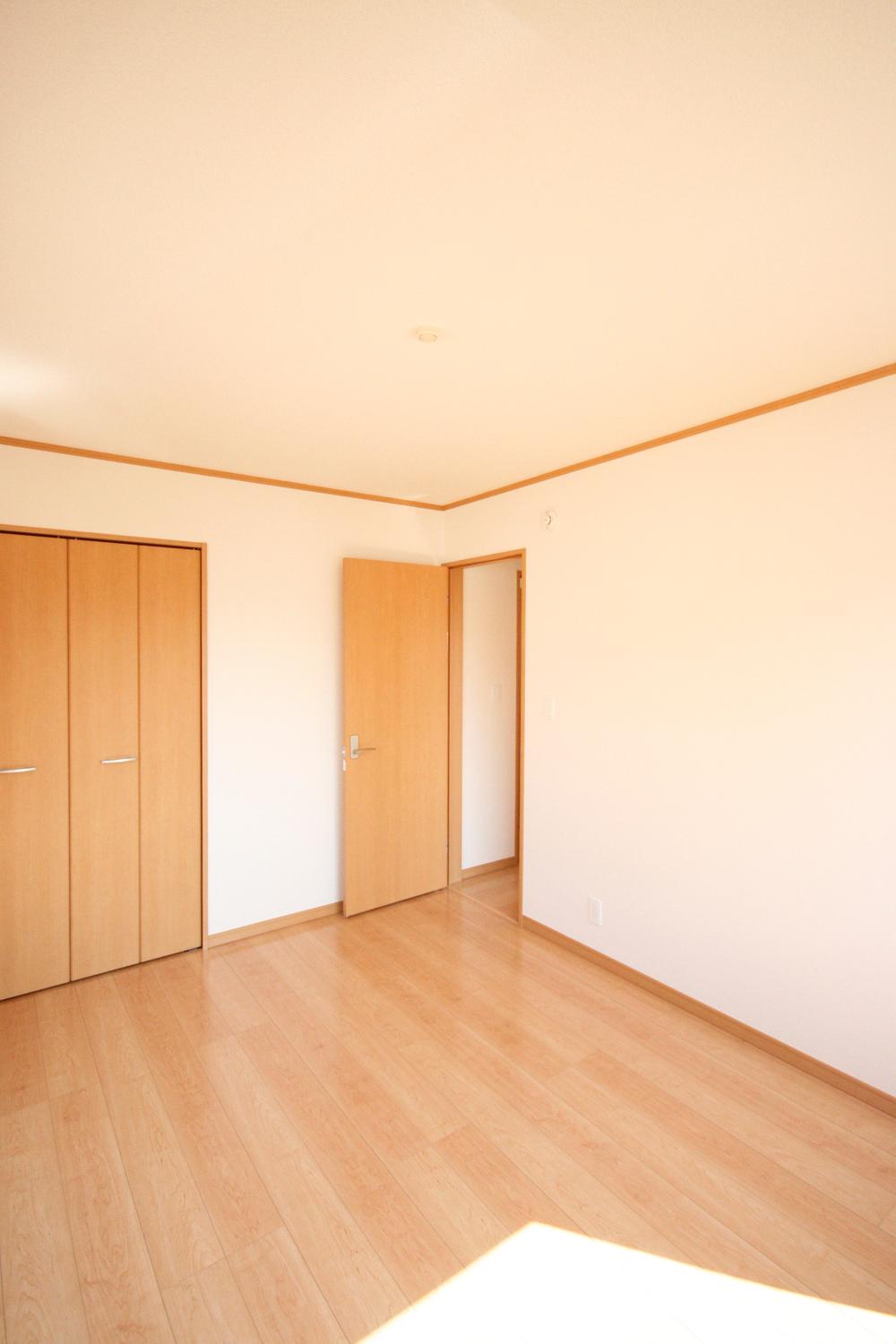 Same specifications photos (Other introspection). Interior construction results