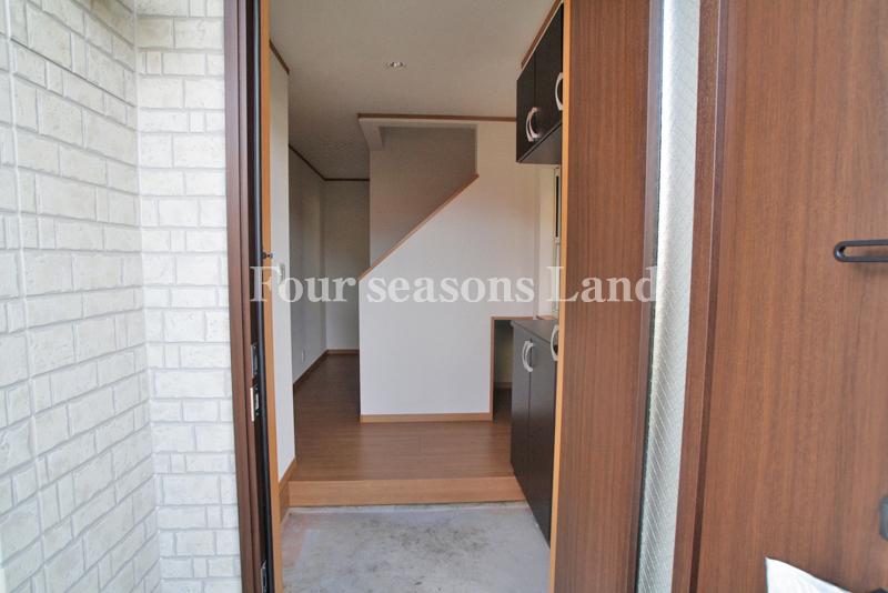 Entrance. Local (11 May 2013) Shooting