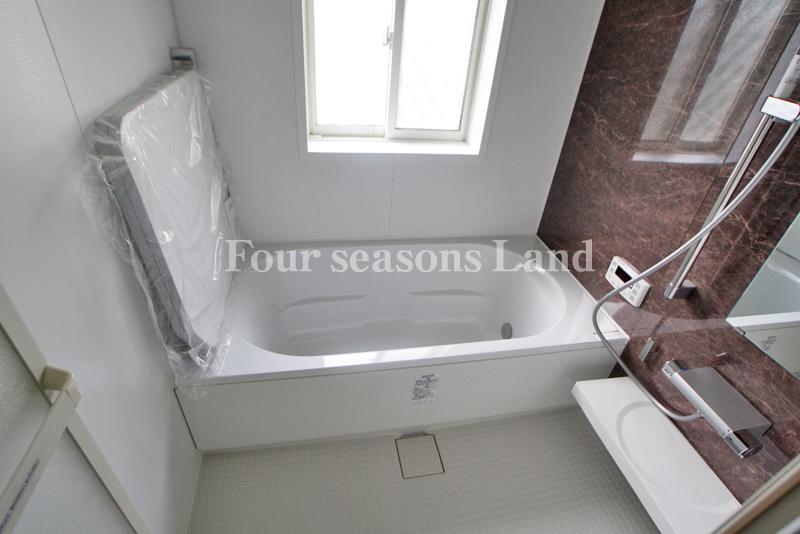 Bathroom. Indoor (11 May 2013) Shooting