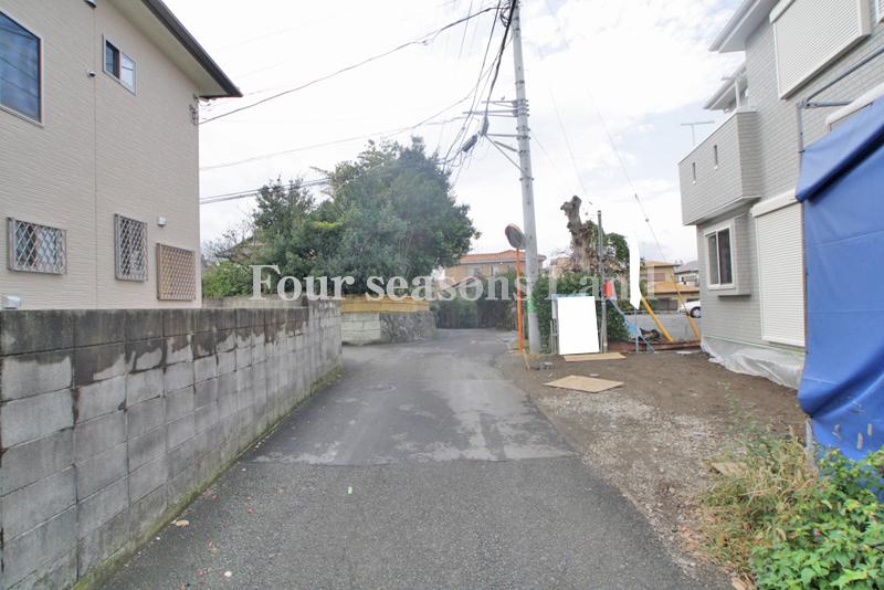 Local photos, including front road. Local (11 May 2013) Shooting