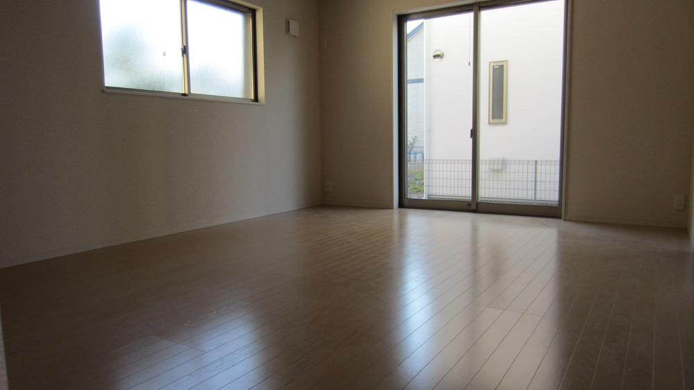 Same specifications photos (living). Example of construction