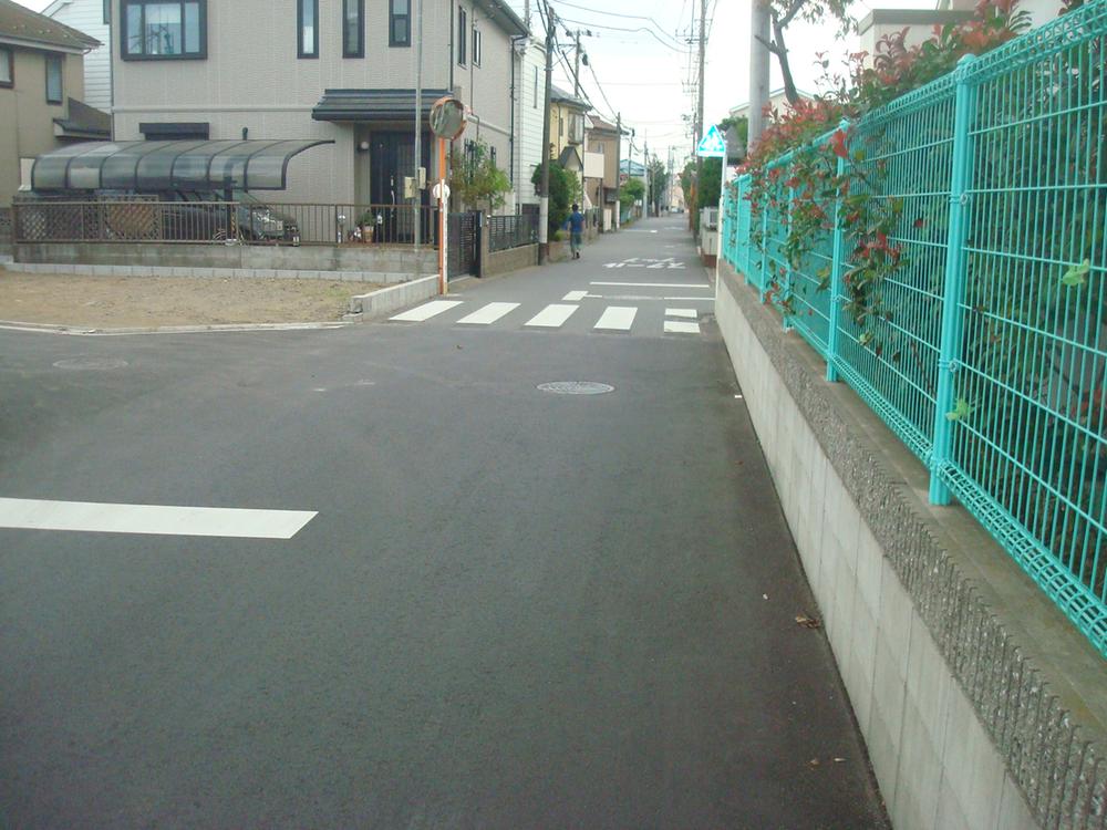 Local photos, including front road. Local (10 May 2013) Shooting