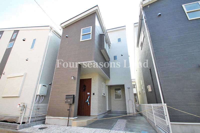 Local appearance photo. Local (10 May 2013) Shooting