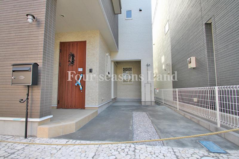 Parking lot. Local (10 May 2013) Shooting