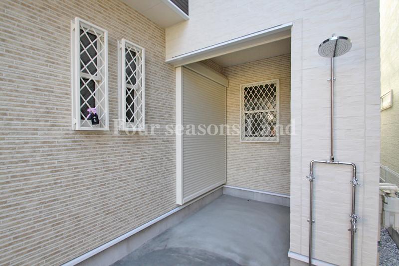 Other local. Local (10 May 2013) Shooting Outside shower