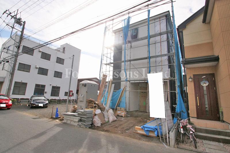 Local appearance photo. Local (12 May 2013) Shooting