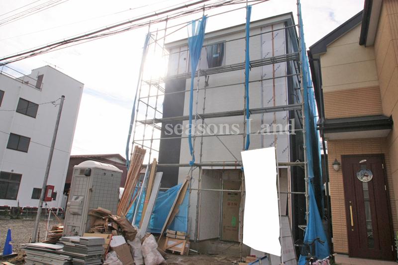 Local appearance photo. Local (11 May 2013) Shooting