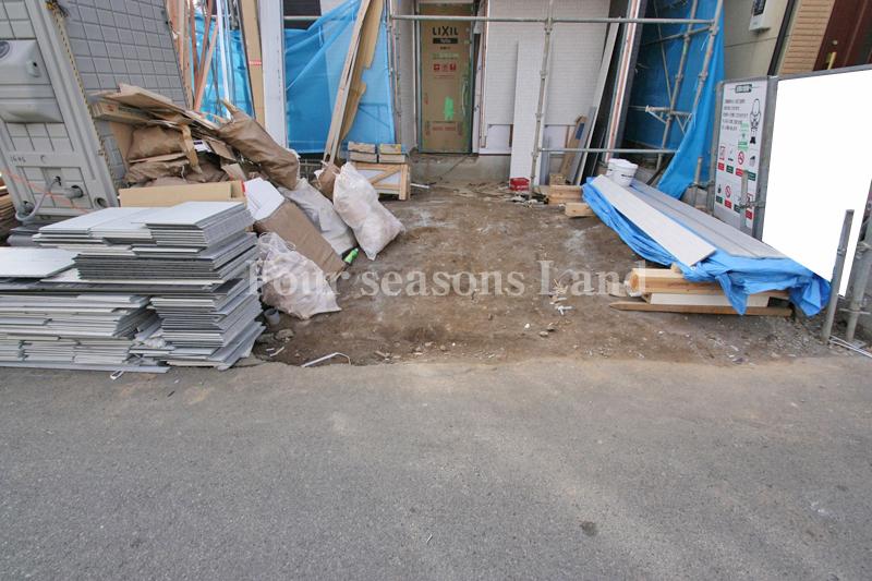 Local photos, including front road. Local (12 May 2013) Shooting